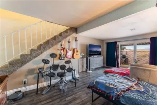 Photo #6: 2704880 Listing