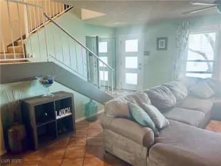 Photo #4: 2704884 Listing 