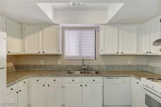 Photo #2: 2704899 Listing 