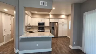 Photo #5: 2704904 Listing 