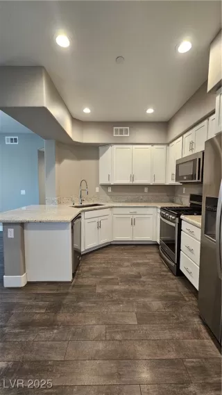 Photo #6: 2704904 Listing 