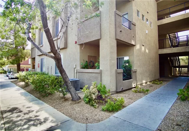 MLS: 2704923 Condo For Sale