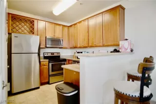 Photo #3: 2704923 Listing