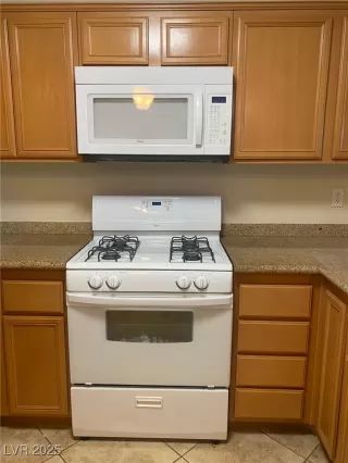 Photo #3: 2704932 Listing 