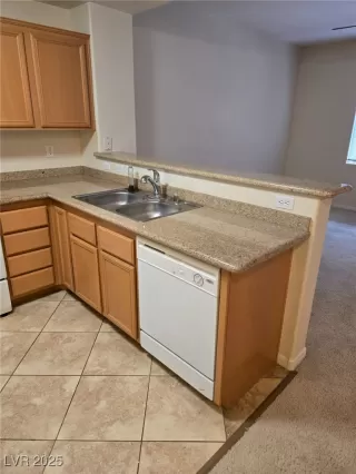 Photo #6: 2704932 Listing 