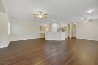 Photo #2: 2704950 Listing