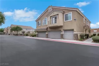 Photo #5: 2704950 Listing