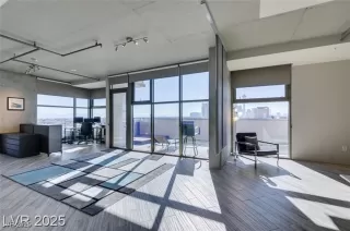 Photo #1: 2704956 Listing 