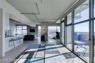 Photo #2: 2704956 Listing 