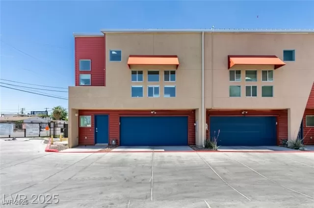 MLS: 2704958 Condo For Sale