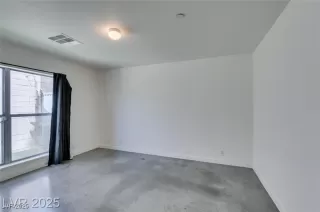 Photo #4: 2704958 Listing 