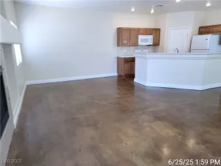 Photo #2: 2704962 Listing 