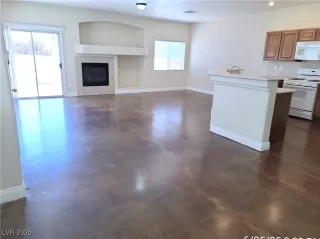 Photo #5: 2704962 Listing 