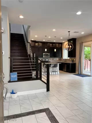 Photo #1: 2704964 Listing 