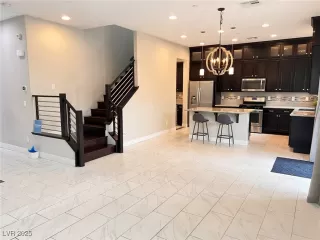 Photo #3: 2704964 Listing 