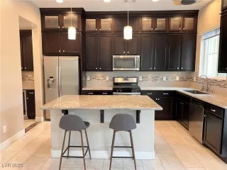 Photo #4: 2704964 Listing 