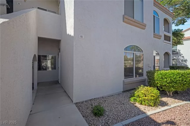 MLS: 2704971 Condo For Sale