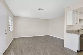 Photo #2: 2704978 Listing 