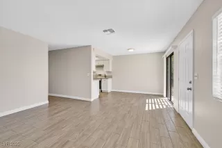 Photo #3: 2704978 Listing 