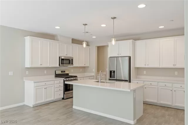 MLS: 2704998 Condo For Sale