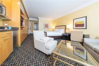 Photo #6: 2705003 Listing