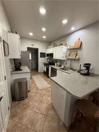 Photo #5: 2705029 Listing 