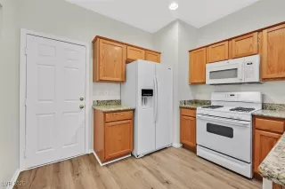 Photo #6: 2705036 Listing 