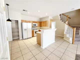 Photo #6: 2705049 Listing 