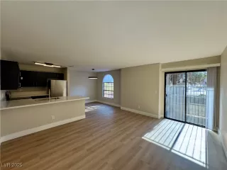 Photo #2: 2705053 Listing 