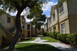 Photo #4: 2705059 Listing 