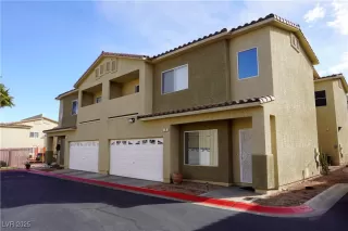 More Details about MLS # 2705066 : 78 FALCON FEATHER WAY