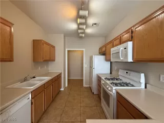 Photo #4: 2705066 Listing 