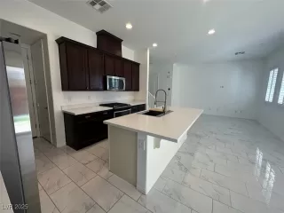 Photo #2: 2705099 Listing 