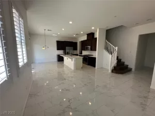 Photo #5: 2705099 Listing 