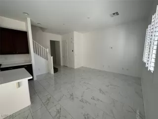 Photo #6: 2705099 Listing 