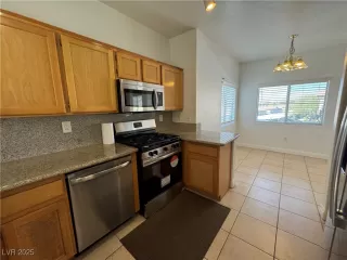 Photo #5: 2705106 Listing 