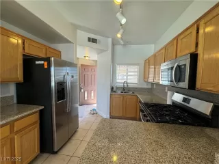 Photo #6: 2705106 Listing 