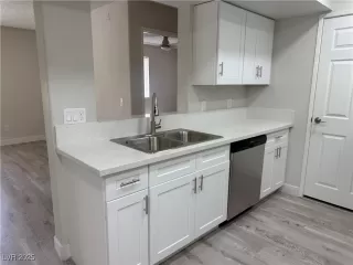 Photo #2: 2705110 Listing 