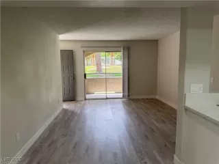 Photo #3: 2705110 Listing 