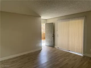 Photo #6: 2705110 Listing 