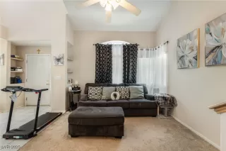 Photo #5: 2705111 Listing