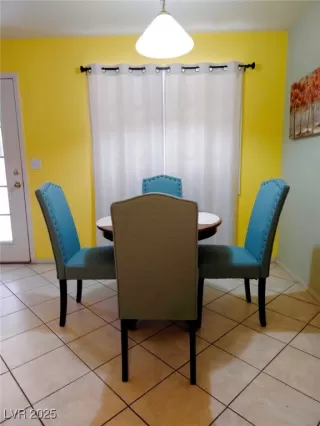 Photo #4: 2705120 Listing