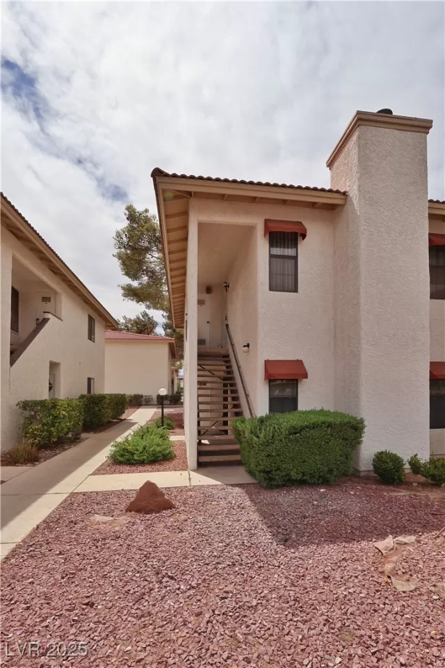 MLS: 2705139 Condo For Sale