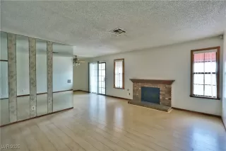 Photo #1: 2705139 Listing