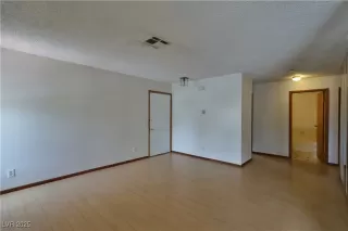 Photo #3: 2705139 Listing