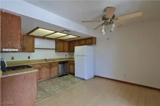 Photo #4: 2705139 Listing