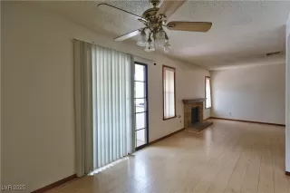 Photo #6: 2705139 Listing