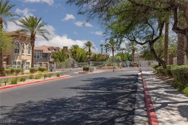 MLS: 2705151 Condo For Sale