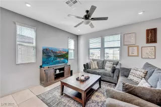 Photo #5: 2705182 Listing 