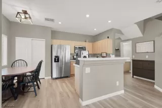 Photo #4: 2705194 Listing